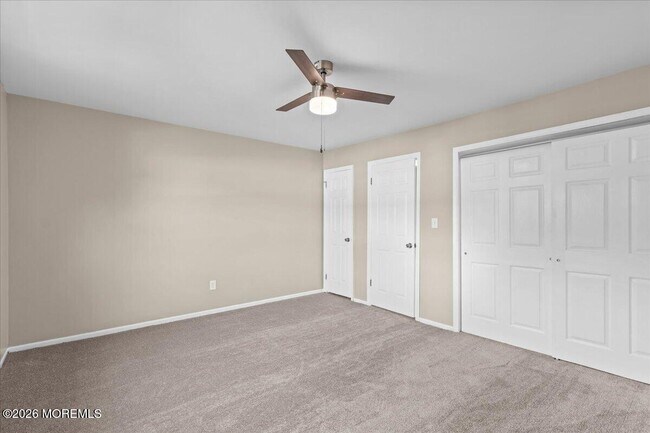 Building Photo - 8 Primrose Ln