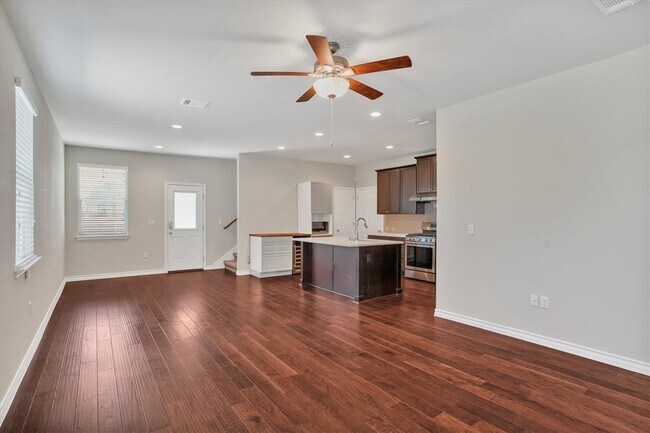 Building Photo - 5412 Golden Canary Ln