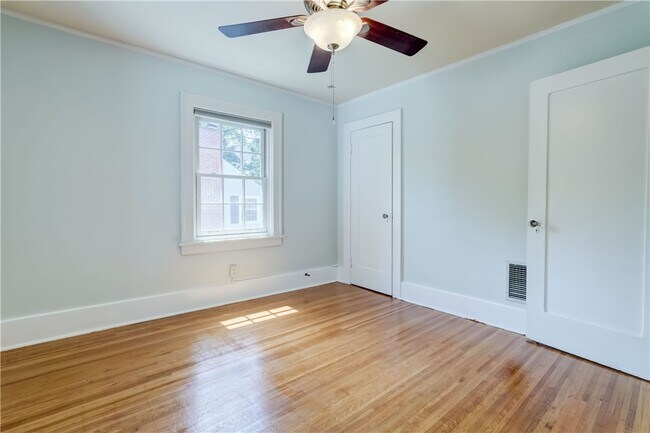 Building Photo - 106 Ellingwood Dr