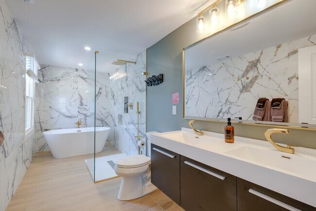 Building Photo - 500 Shelfar Pl