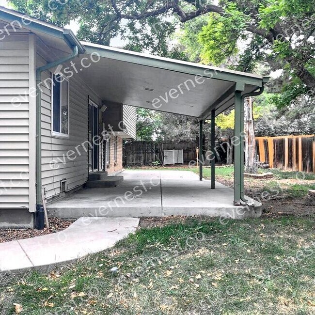 Building Photo - Beautiful 4-Bedroom Home with Modern Comfo...
