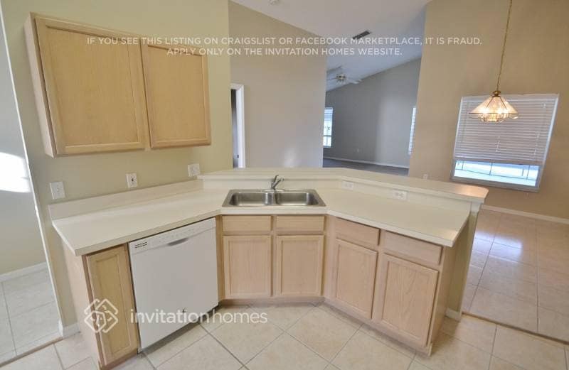Building Photo - 2440 Hybrid Dr