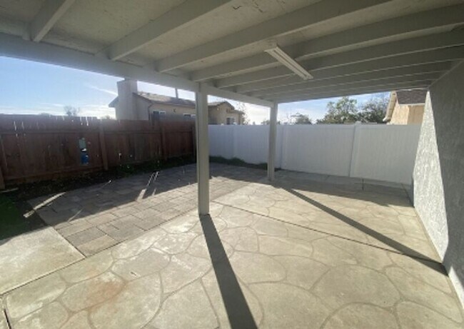 Building Photo - 7847 Bacadi Dr