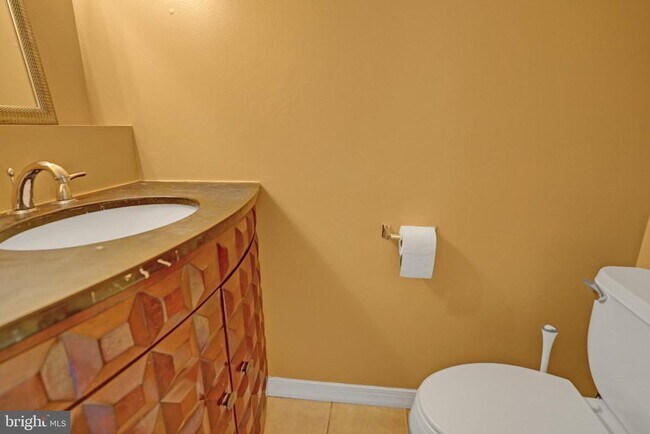 Building Photo - 6389 Fenestra Ct