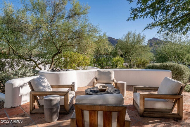 Building Photo - 6723 N Desert Fairways Dr