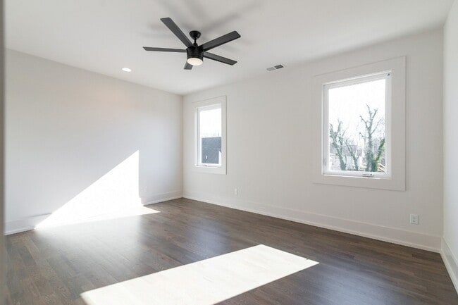 Building Photo - 1009 Garfield St