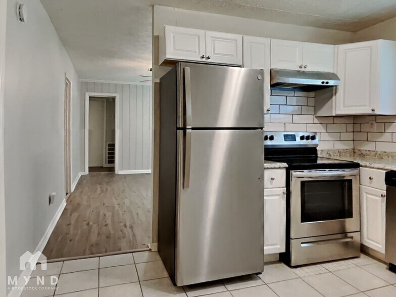 Building Photo - 6497 Voyles Dr