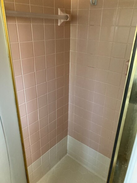 Building Photo - 146 Mellard Dr