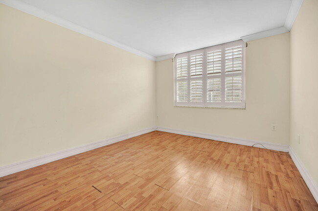 Building Photo - 2780 NE 183rd St