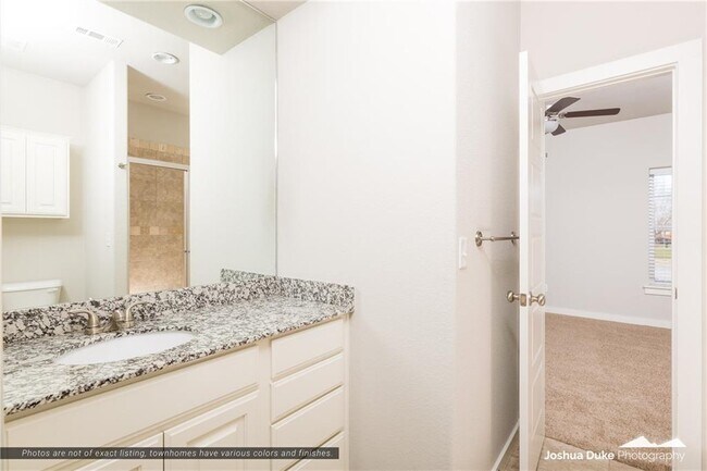 Building Photo - 1654 N Izard Ln