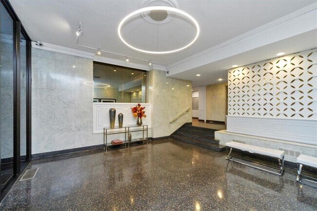 Building Photo - 3060 Pharr Ct N Northwest