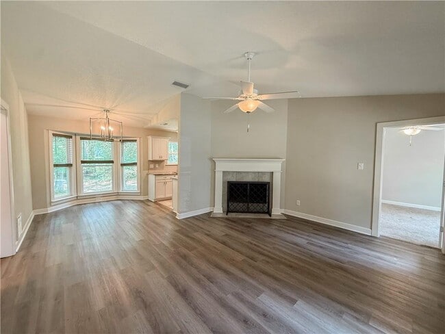 Building Photo - 733 Hale Rd