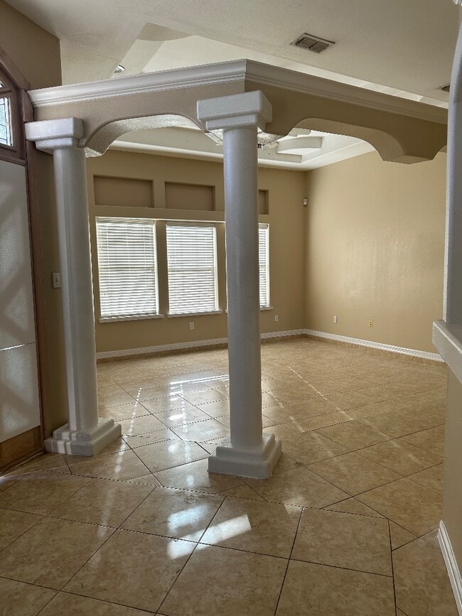 Building Photo - 4007 Zuley St