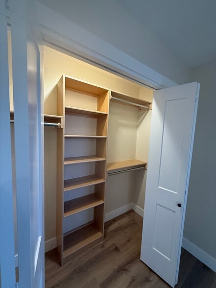 Building Photo - 2405 Farmstead St