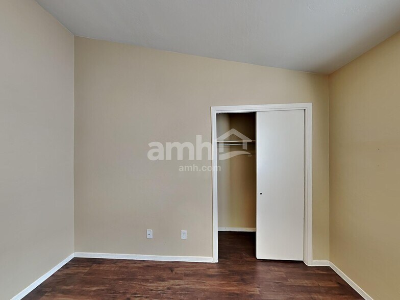Building Photo - 3705 W Fitzwater Ct