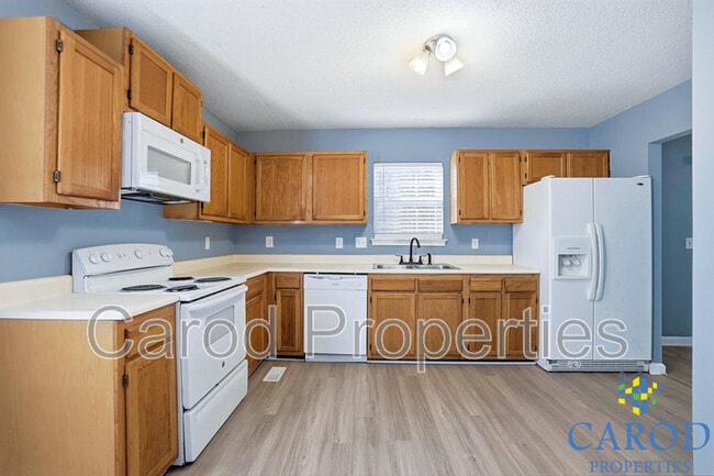 Building Photo - 2713 Daffodil Dr