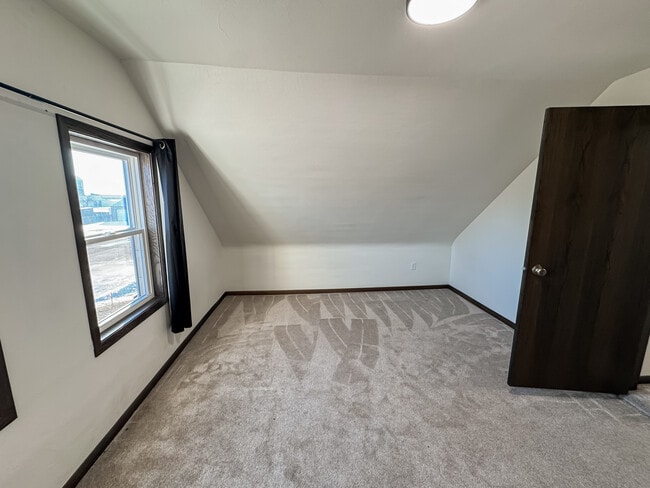 Building Photo - Rustic Farmhouse