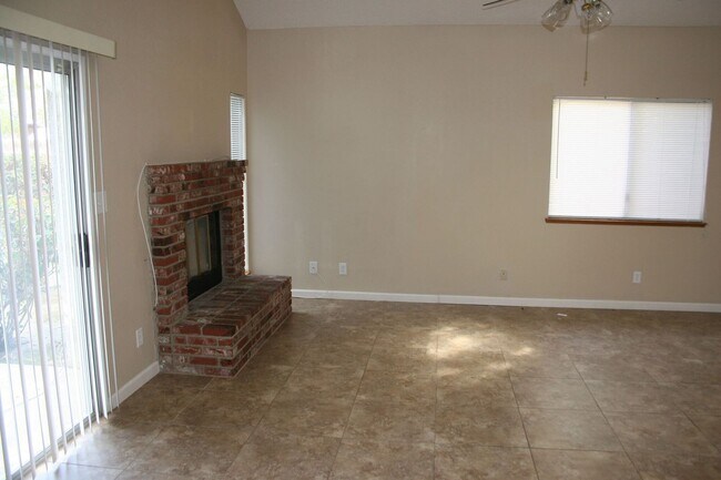 Building Photo - 4615 Gardenwood Ln