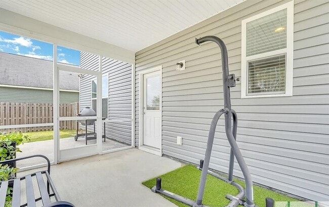 Building Photo - 365 Southwilde Way