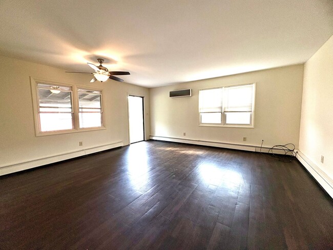 Building Photo - 2 Bedroom 1 Bathroom in Elizabethtown w/La...