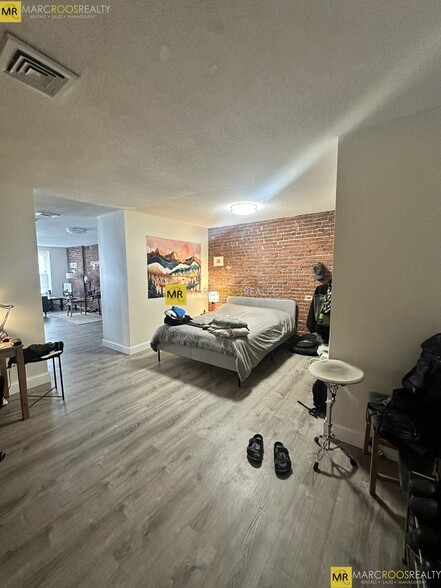 Building Photo - 1088 Boylston St