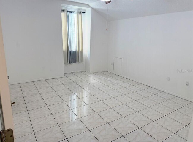 Building Photo - 2135 Jessa Dr