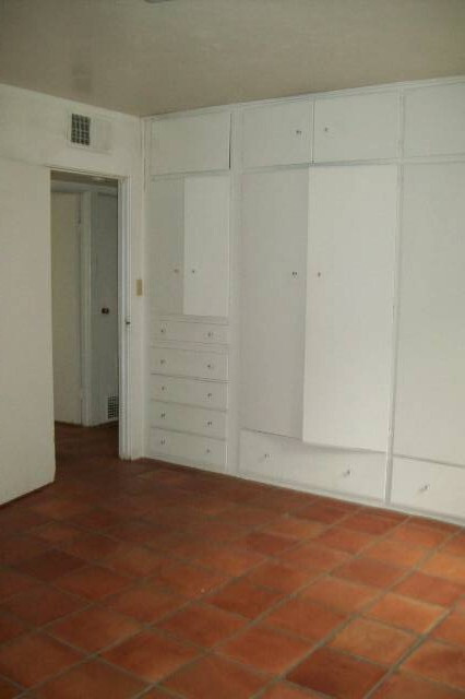 Building Photo - 1320 S Ash