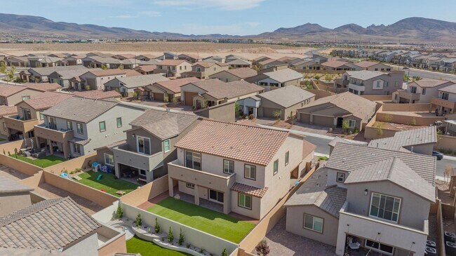 Building Photo - Desirable Inspirada Next-Gen Home! 4 Bedro...
