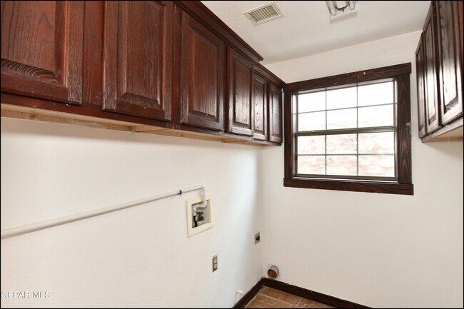 Building Photo - 7318 Corona Del Sol Dr