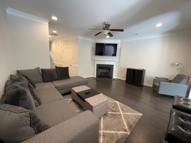 Building Photo - Jonestown Road Area