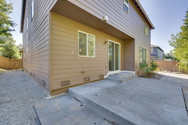 Building Photo - Stunning & Spacious Lynnwood Rental Available Now!