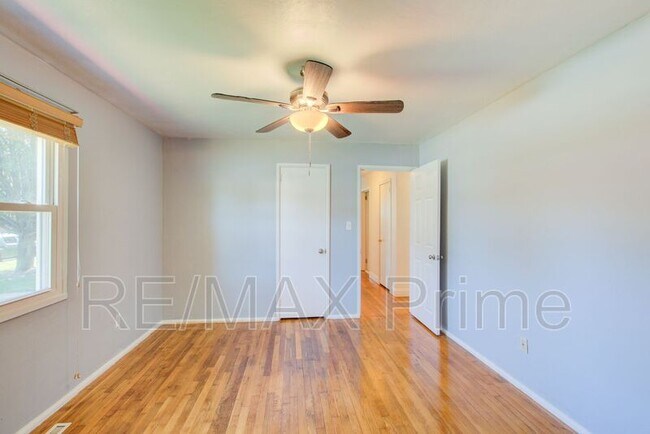 Building Photo - 321 Patrician Dr