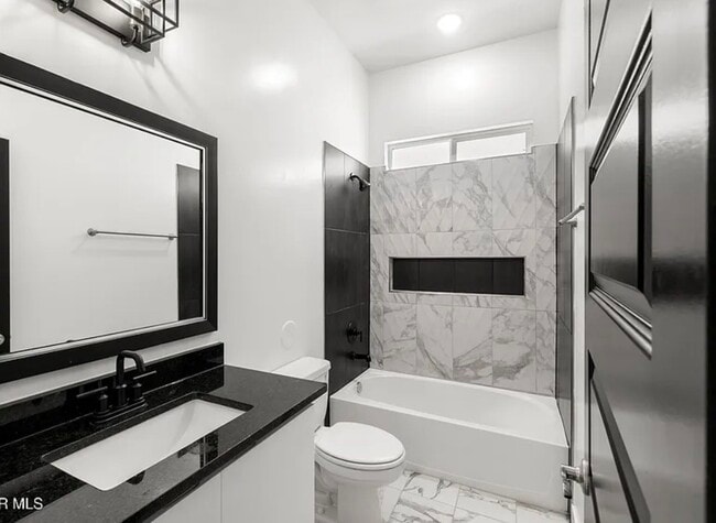 Building Photo - 13256 Coldham St