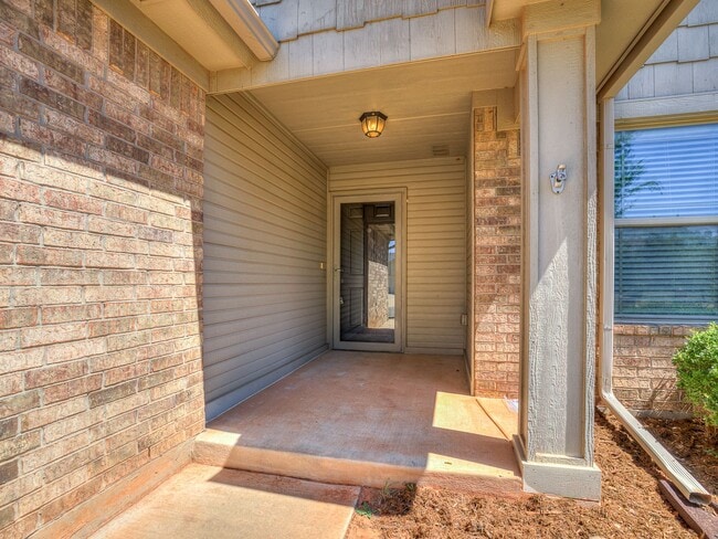Building Photo - Newly Updated Home + Edmond + 3 bedrooms + Edmond Schools