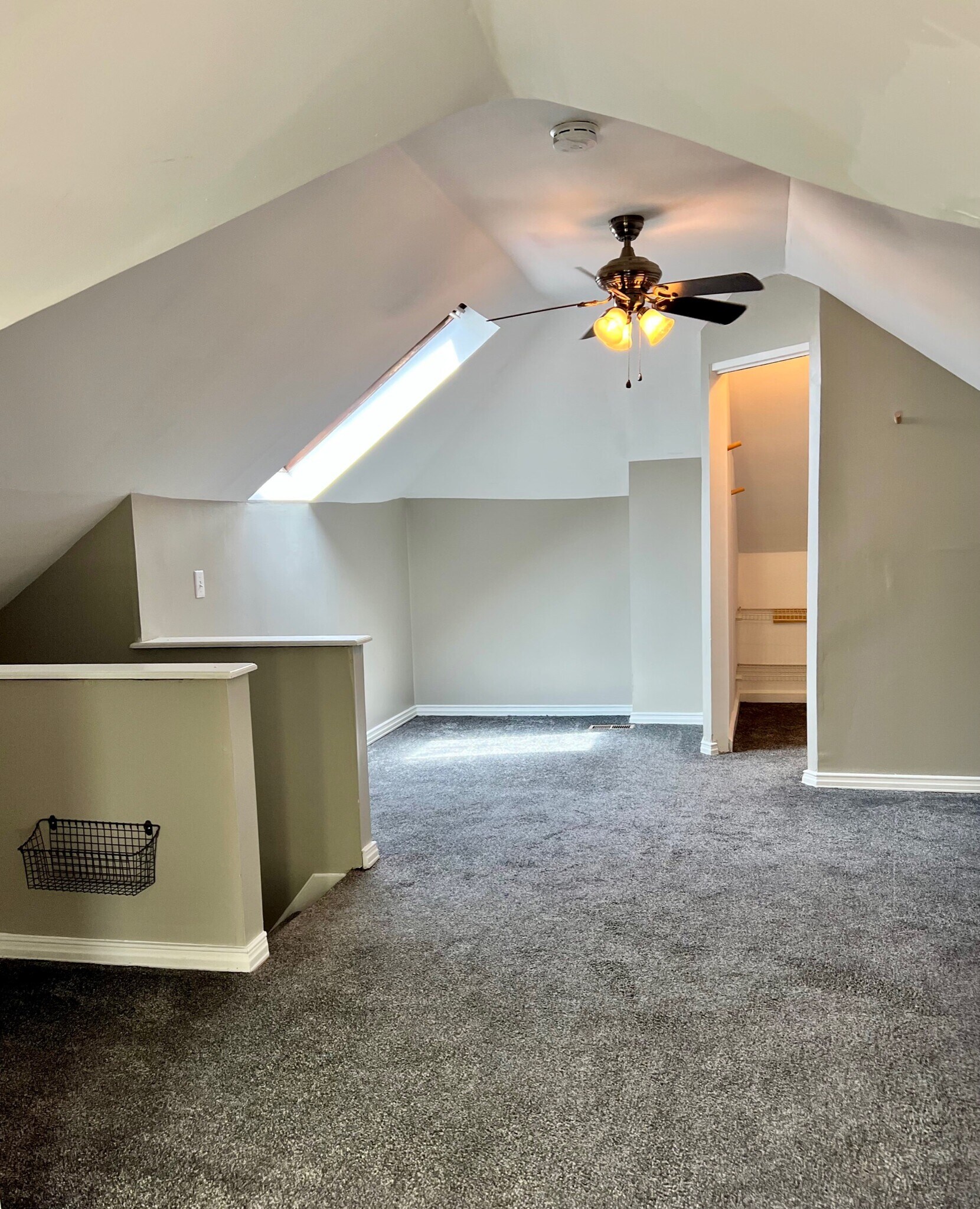 spacious 3rd bedroom - 454 Forest St
