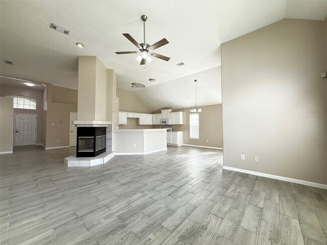 Building Photo - 6111 Settlers Village Dr