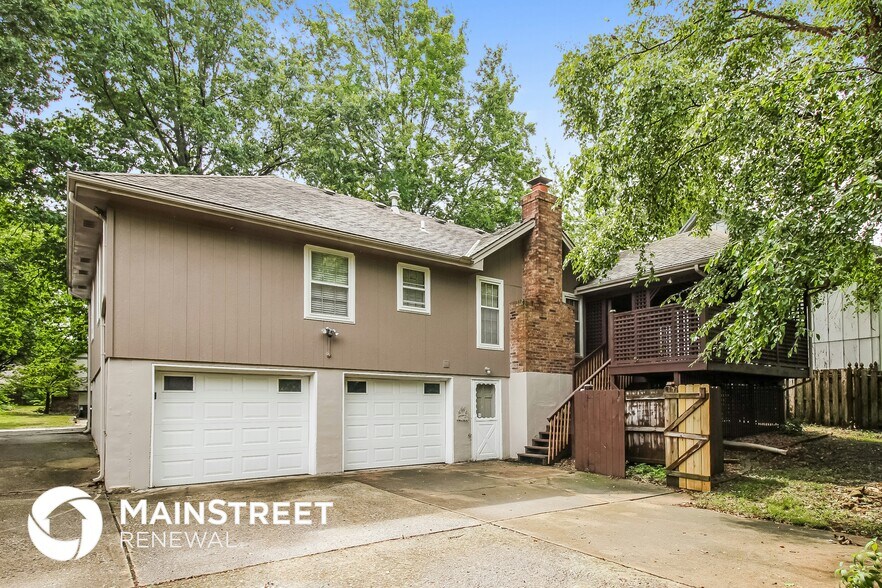 Building Photo - 200 NE Keystone Dr