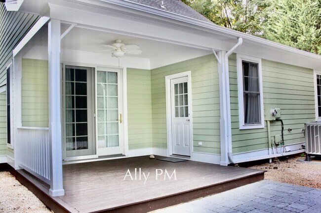 Building Photo - 1892 Clay Dr