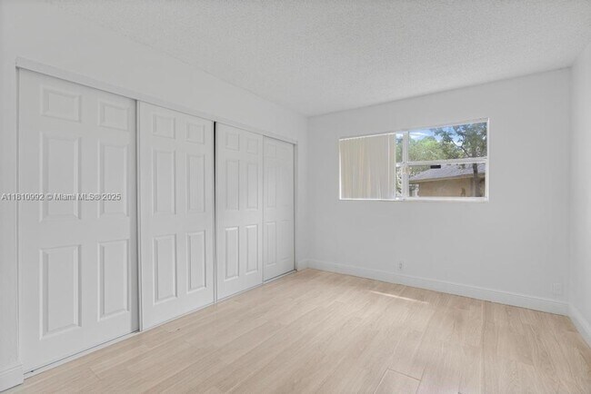 Building Photo - 4525 Treehouse Ln