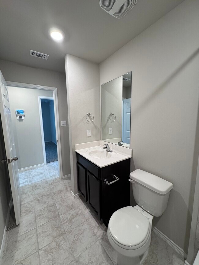 Building Photo - 1104 Prairie Clover Rd