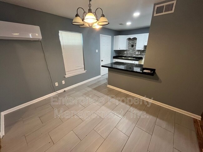 Building Photo - 3441 Piney Woods Ave