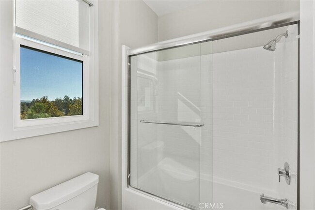 Building Photo - 157 Novel