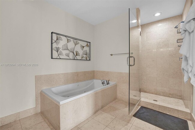 Building Photo - 20000 E Country Club Dr