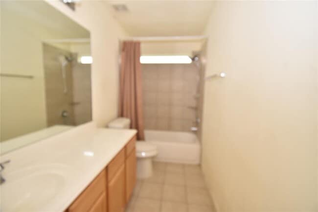 Building Photo - 826 Dracena Ct
