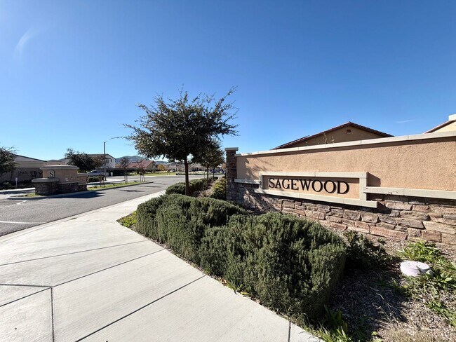 Building Photo - Cul-de-Sac Living in Sagewood | 4 Bed Home with Paid-Off Solar & RV Parking