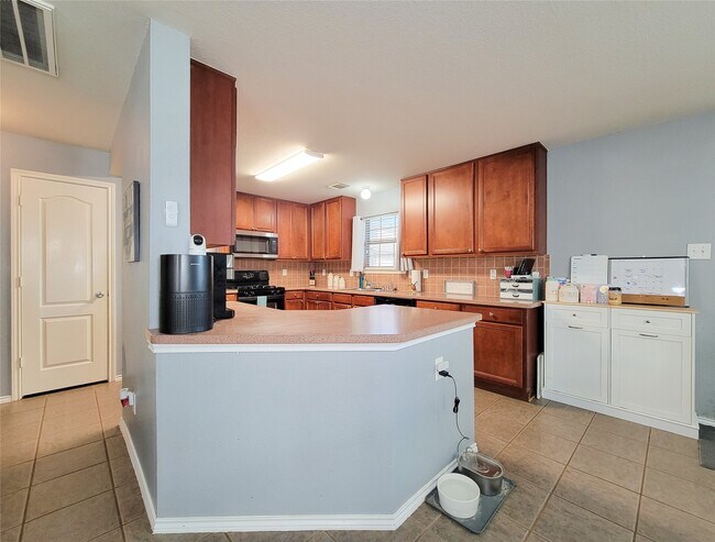 Building Photo - 18235 Valebluff Ln