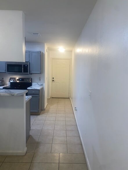 Building Photo - 2195 Timberwood Cir N