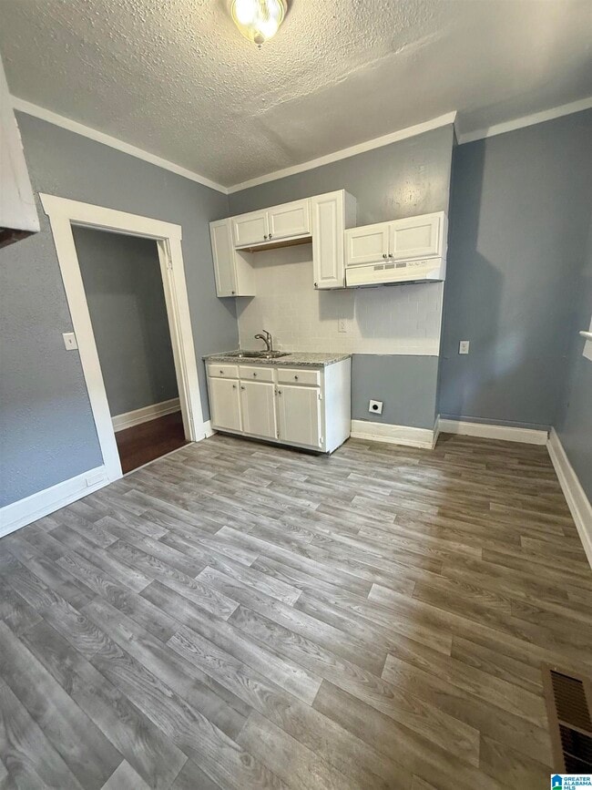 Building Photo - 2335 20th Alley N