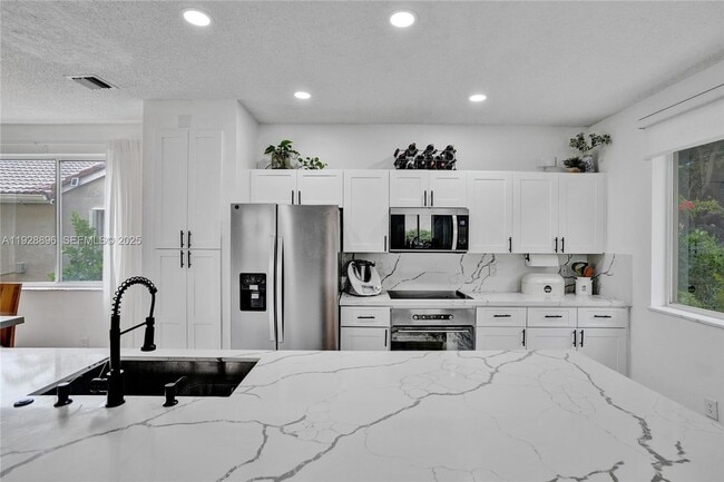 Building Photo - 1381 Sago Ln