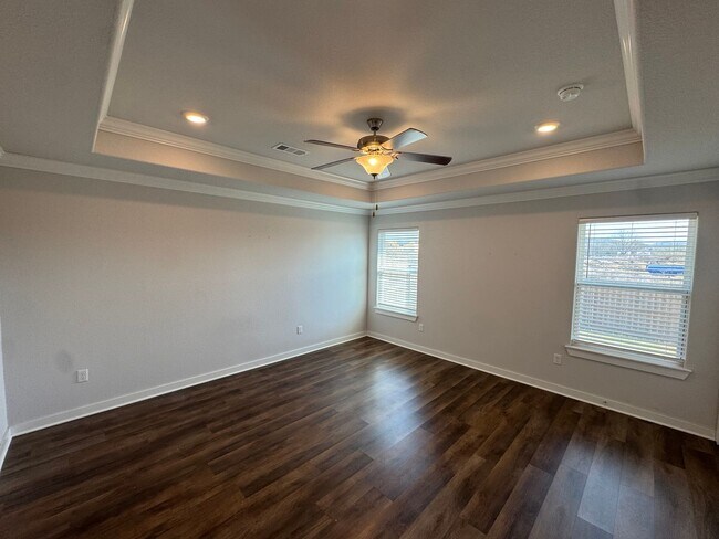 Building Photo - 4401 Havanna